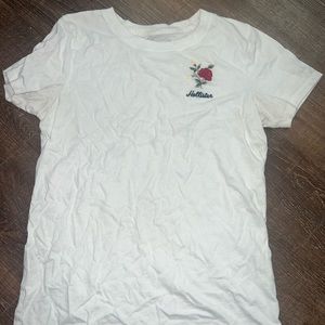 Hollister branded tshirt